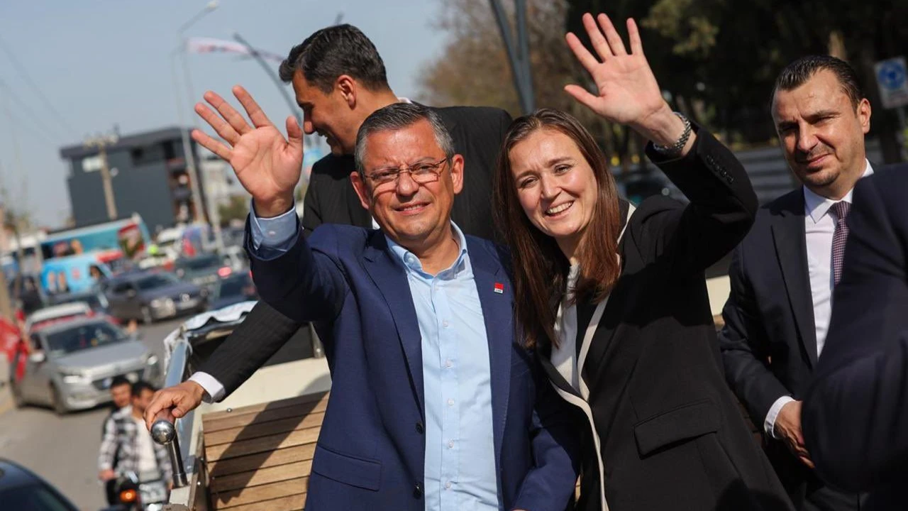 Özgür Özel'den Gülşah Durbay için taziye mesajı: Bir kardeşi hangi kelimelerle uğurlayabilirsiniz ki?