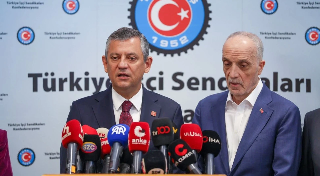 &Ouml;zg&uuml;r &Ouml;zel'den ittifak sorusuna yanıt