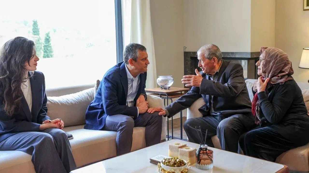 Özgür Özel'den, Kadriye Kasapoğlu'nun ailesine ziyaret
