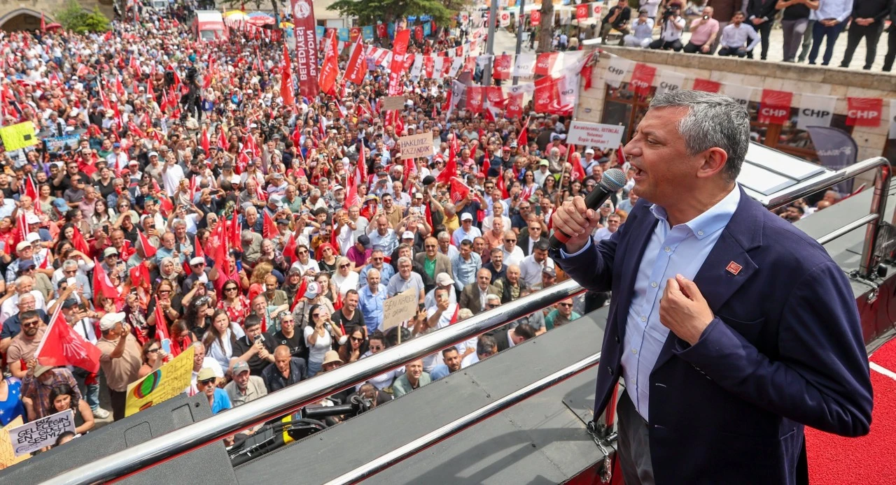 &Ouml;zg&uuml;r &Ouml;zel'den Nevşehir'de Akın G&uuml;rlek'e sert tepki