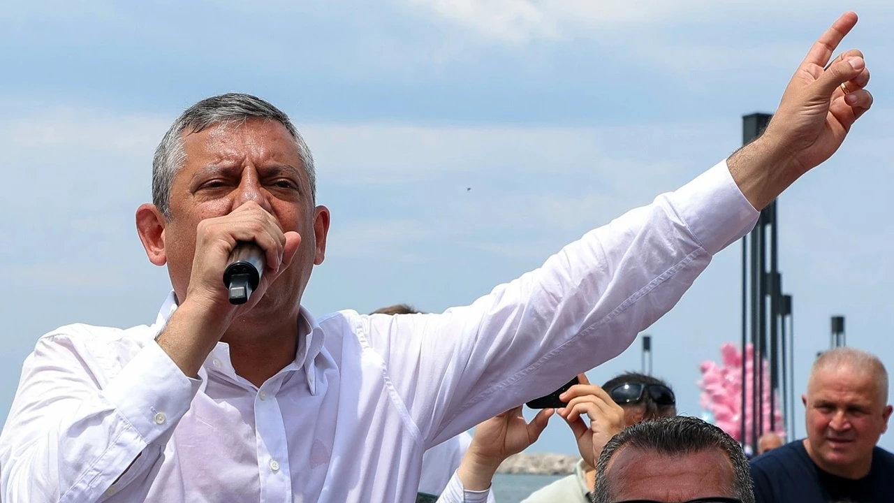&Ouml;zg&uuml;r &Ouml;zel: Eskimiş siyaseti geride bıraktık, bu y&uuml;r&uuml;y&uuml;ş yeni...