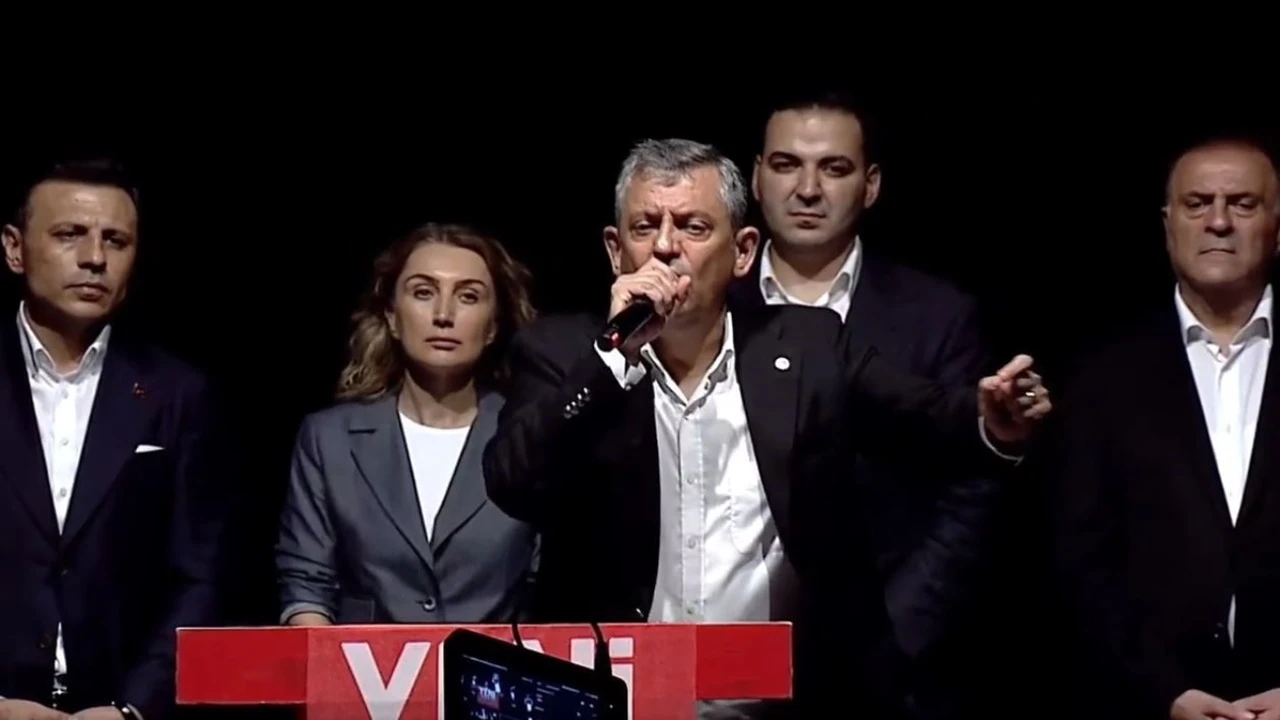 &Ouml;zg&uuml;r &Ouml;zel: Ey Erdoğan g&ouml;r&uuml;yor musun? 500 g&uuml;n ge&ccedil;ti buradayız