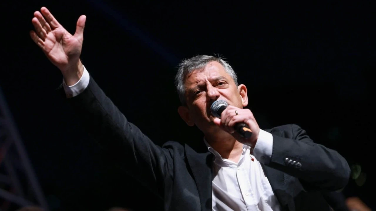&Ouml;zg&uuml;r &Ouml;zel: Ey Erdoğan g&ouml;r&uuml;yor musun? 500 g&uuml;n ge&ccedil;ti buradayız