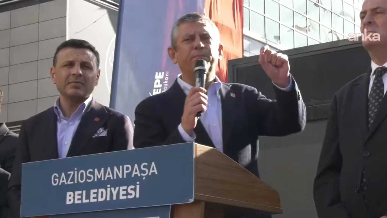 Özgür Özel'den operasyona tepki! &quot;Kasadan çıkan belediyenin mührü ve önceki belediye döneminden kalma hard disk.