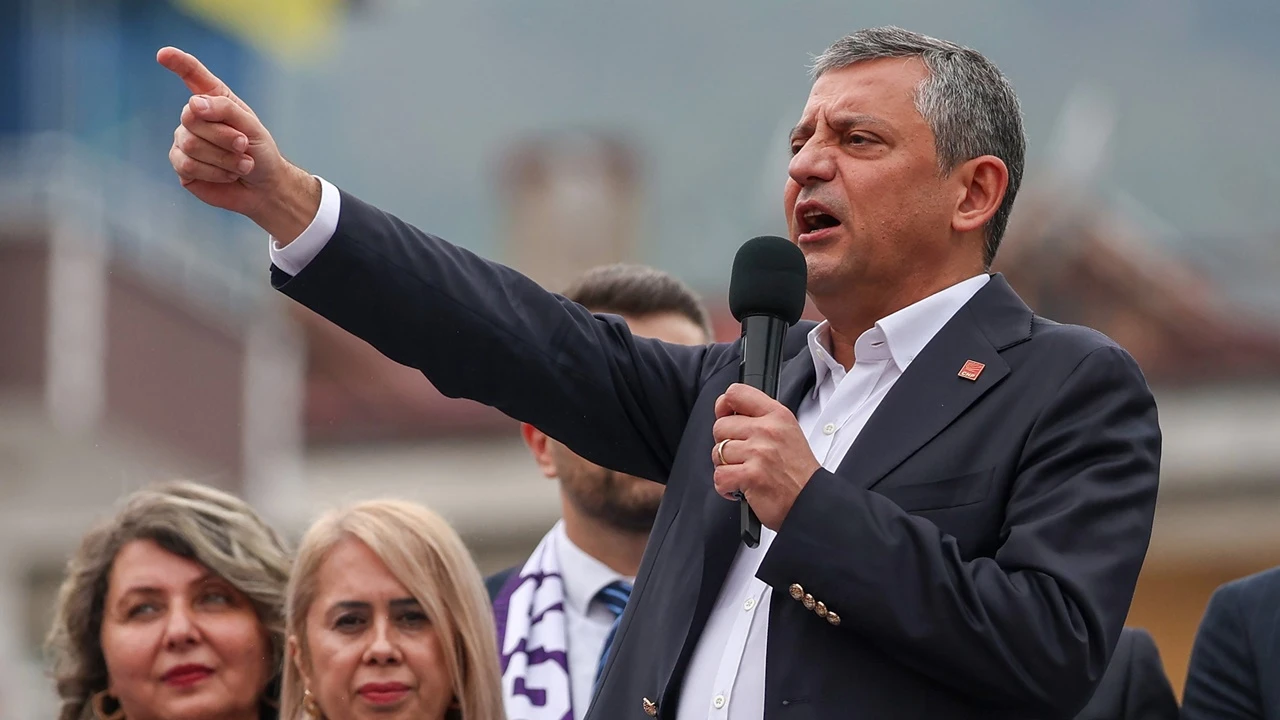 Özgür Özel: Kendilerinden başka kimseyi kandıramadılar!