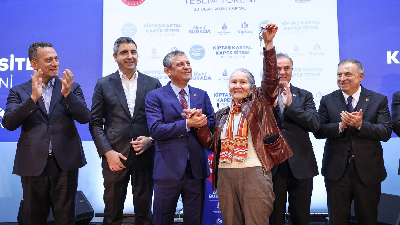 &Ouml;zg&uuml;r &Ouml;zel: Mağdurlara faiz maddeli boş senetler imzalatmıyoruz!