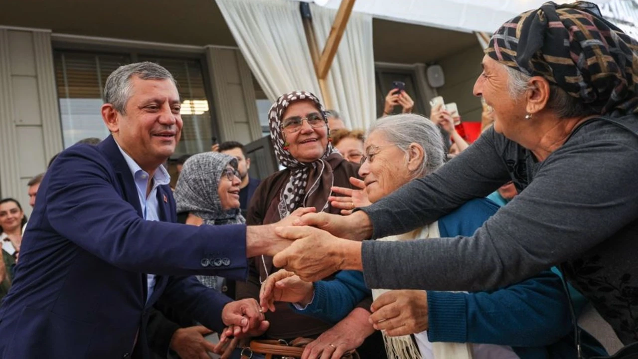 &Ouml;zg&uuml;r &Ouml;zel: Mesele seradaki teyzeyle Erdoğan arasındadır!