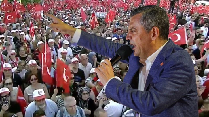 CHP Lideri Özgür Özel, Tekirdağ'da on binlere seslendi