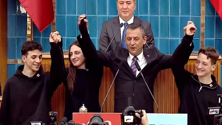 Özgür Özel üçüz kardeşleri CHP'li yaptı!