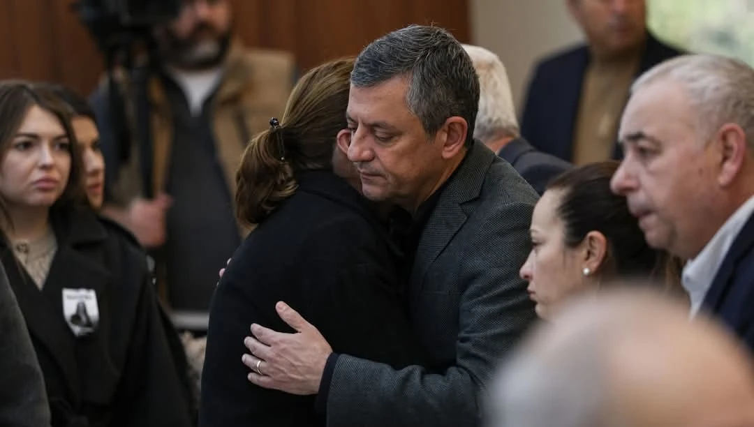 &Ouml;zg&uuml;r &Ouml;zel ve G&uuml;lşah Durbay'ın ailesi taziyeleri kabul etti 