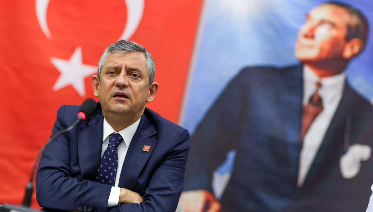 &Ouml;zg&uuml;r &Ouml;zel: Vicdanım rahat; sonunda kazanılmış bir şey olacaksa en azından 'adam' tek başına kazanmadı