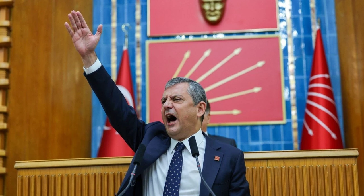 &Ouml;zg&uuml;r &Ouml;zel yeni partinin kuruluşunu resmen ilan etti...