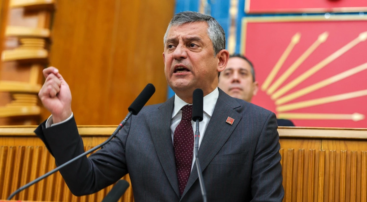 &Ouml;zg&uuml;r &Ouml;zel: Yine balta &ccedil;ektiler arkadaş...