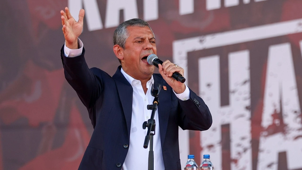 Özgür Özel: Yine doğumdayız işte, yine sevinçteyiz...