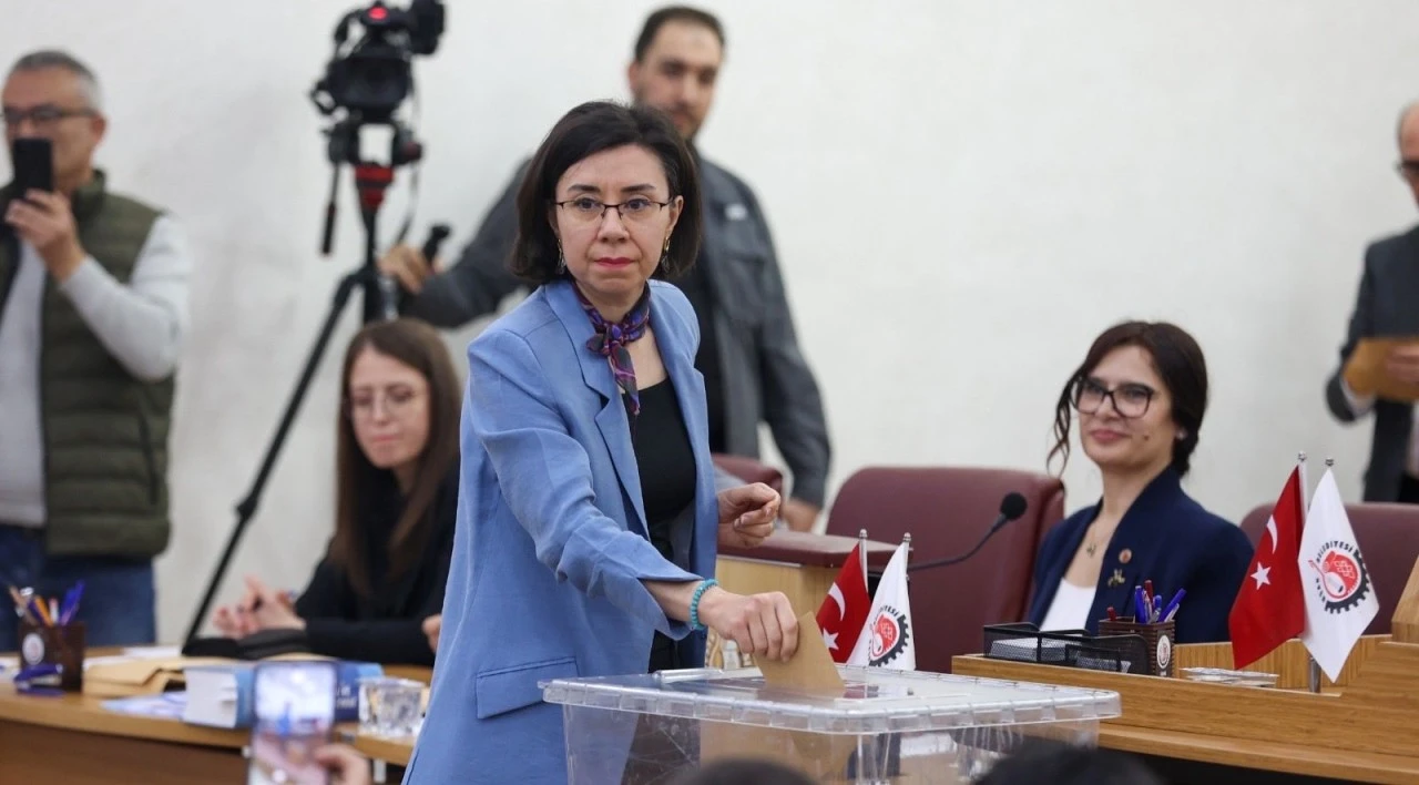 &Ouml;zkan Yalım'ın yerine CHP&rsquo;li Hatice Terekeci başkanvekili se&ccedil;ildi 