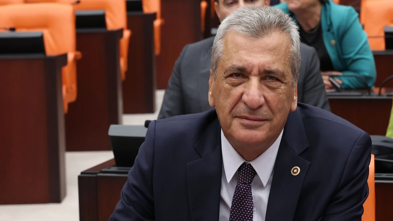 Öztürkmen’den Eda Saraç mesajı: Demokrasilerde böyle bir tutuklama olamaz!