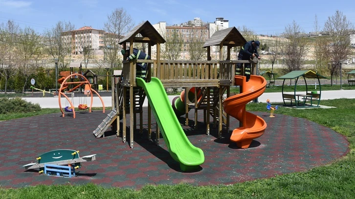 Park ve yeşil alanlarda bakım ve onarım çalışmaları