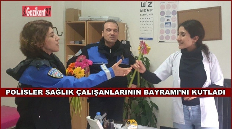 Polislerden sağlık &ccedil;alışanlarına jest