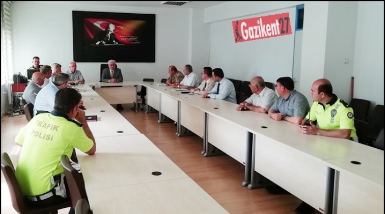 Polisten otob&uuml;s firmalarına bilgilendirme toplantısı