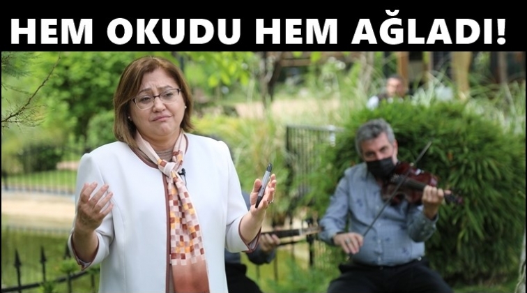Şahin, şiir okudu ağladı...