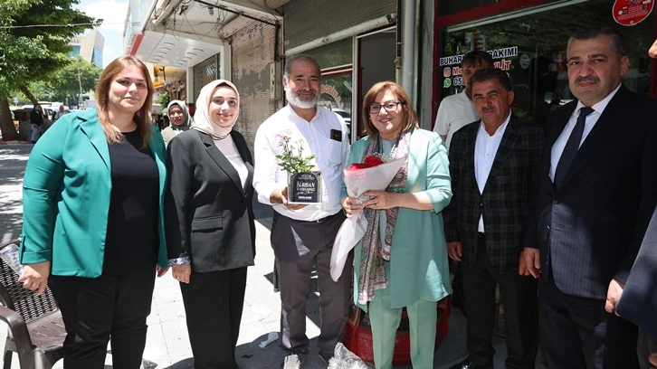 Şahin ve Güler’den esnafa bayram ziyareti