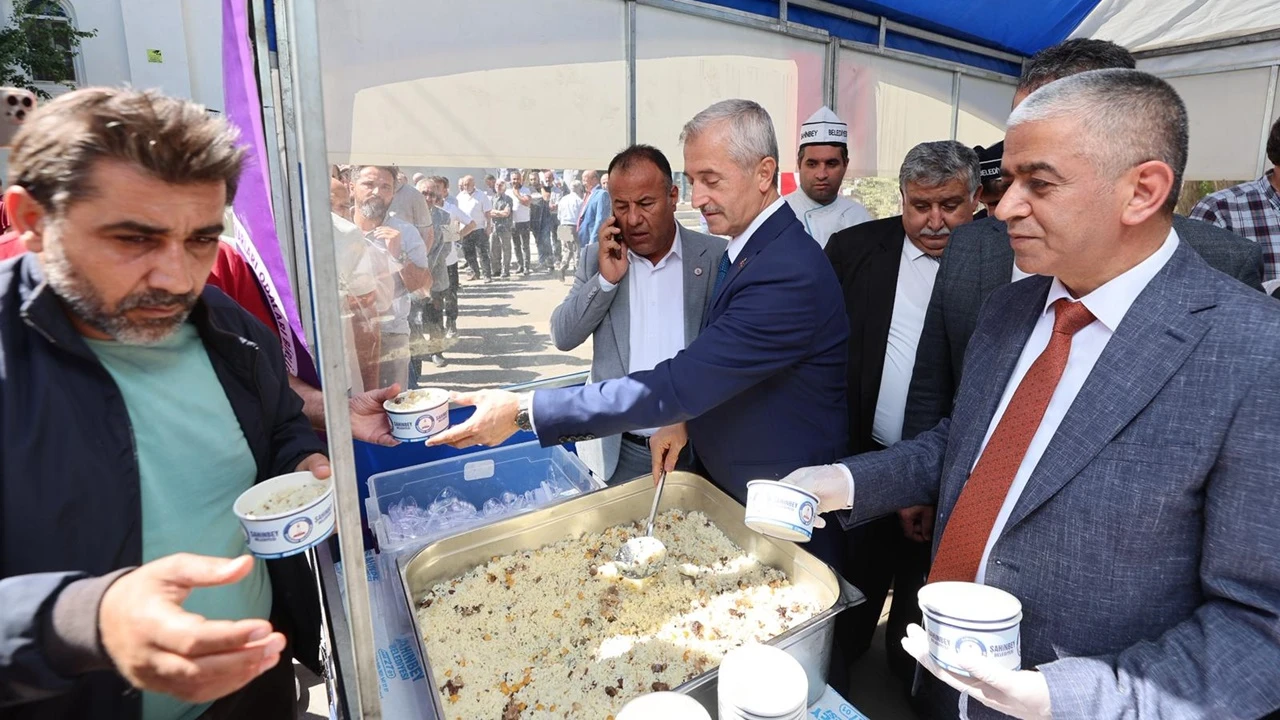 Şahinbey, Ahilik Haftası'nda pilav dağıttı