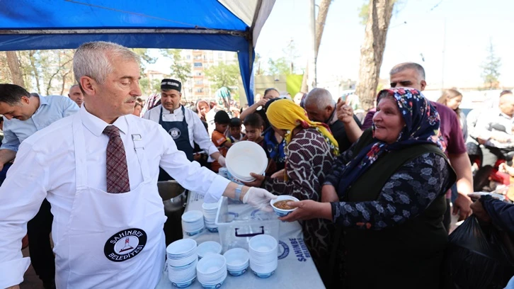 Şahinbey Belediyesi aşure geleneğini sürdürüyor