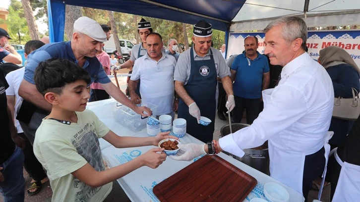 Şahinbey Belediyesi aşure geleneğini sürdürüyor...