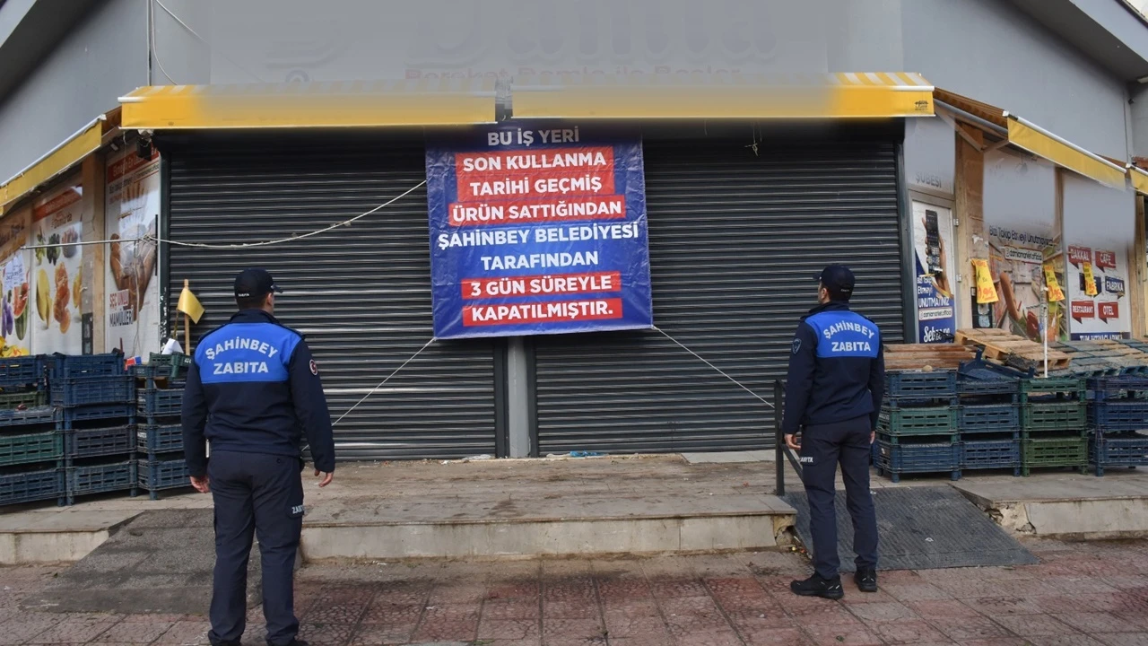Şahinbey Belediyesi bir zincir marketi daha kapattı!