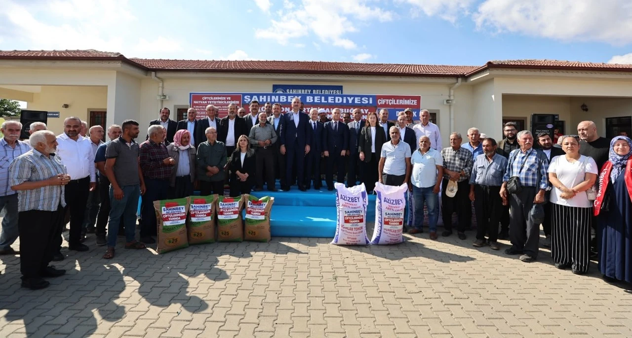 Şahinbey Belediyesi &ccedil;ift&ccedil;ilere desteğini s&uuml;rd&uuml;r&uuml;yor 