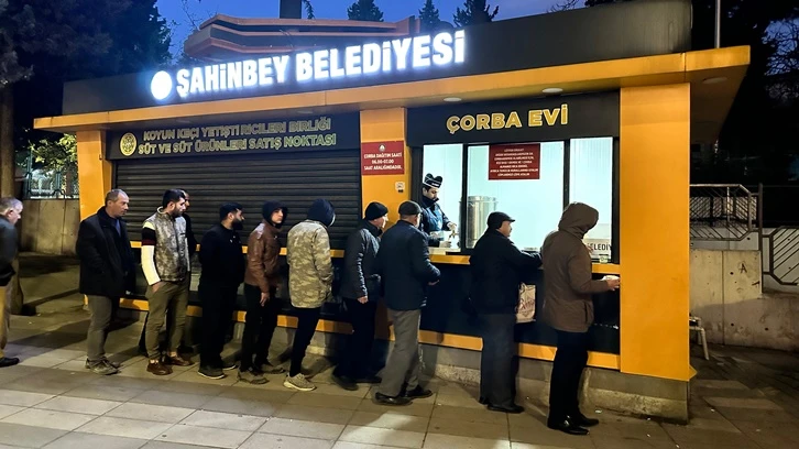 Şahinbey Belediyesi'nden 22 ayrı noktada çorba ikramı