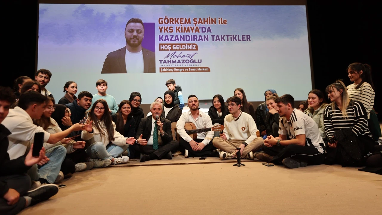 Şahinbey Belediyesi'nden gen&ccedil;lere moral buluşması