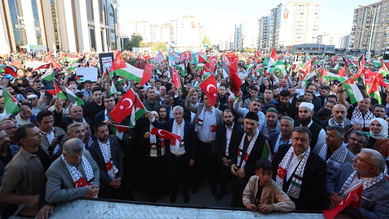 Şahinbey'de Filistin'e destek yürüyüşü...