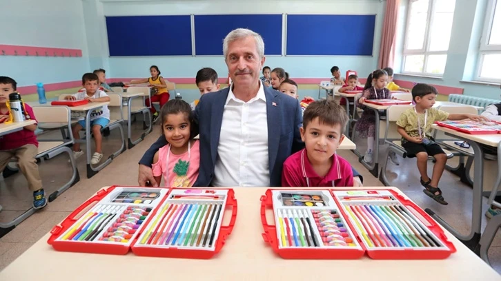 Şahinbey'den anaokulu ve ilkokul öğrencilerine boyama seti