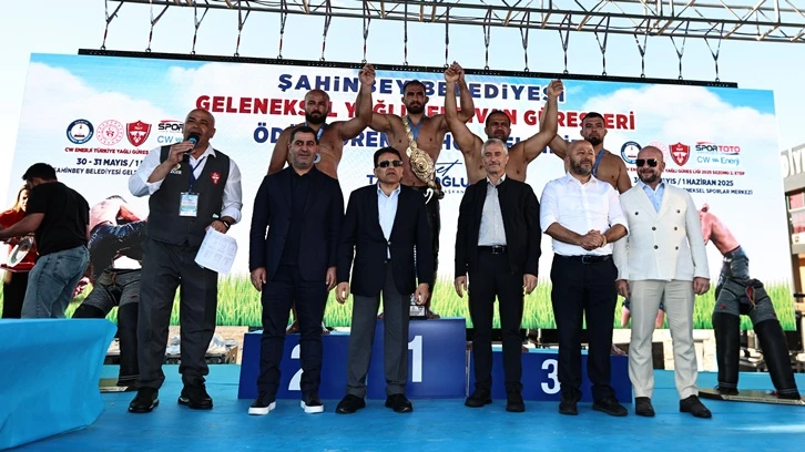 Şahinbey Er Meydanı’nda altın kemer Feyzullah Aktürk'ün oldu