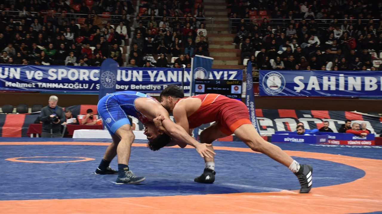 Şahinbey ev sahipliğinde Türkiye Güreş Şampiyonası başladı