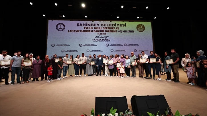 Şahinbey Evlilik Okulu'nda 1120 çift daha sertifika aldı