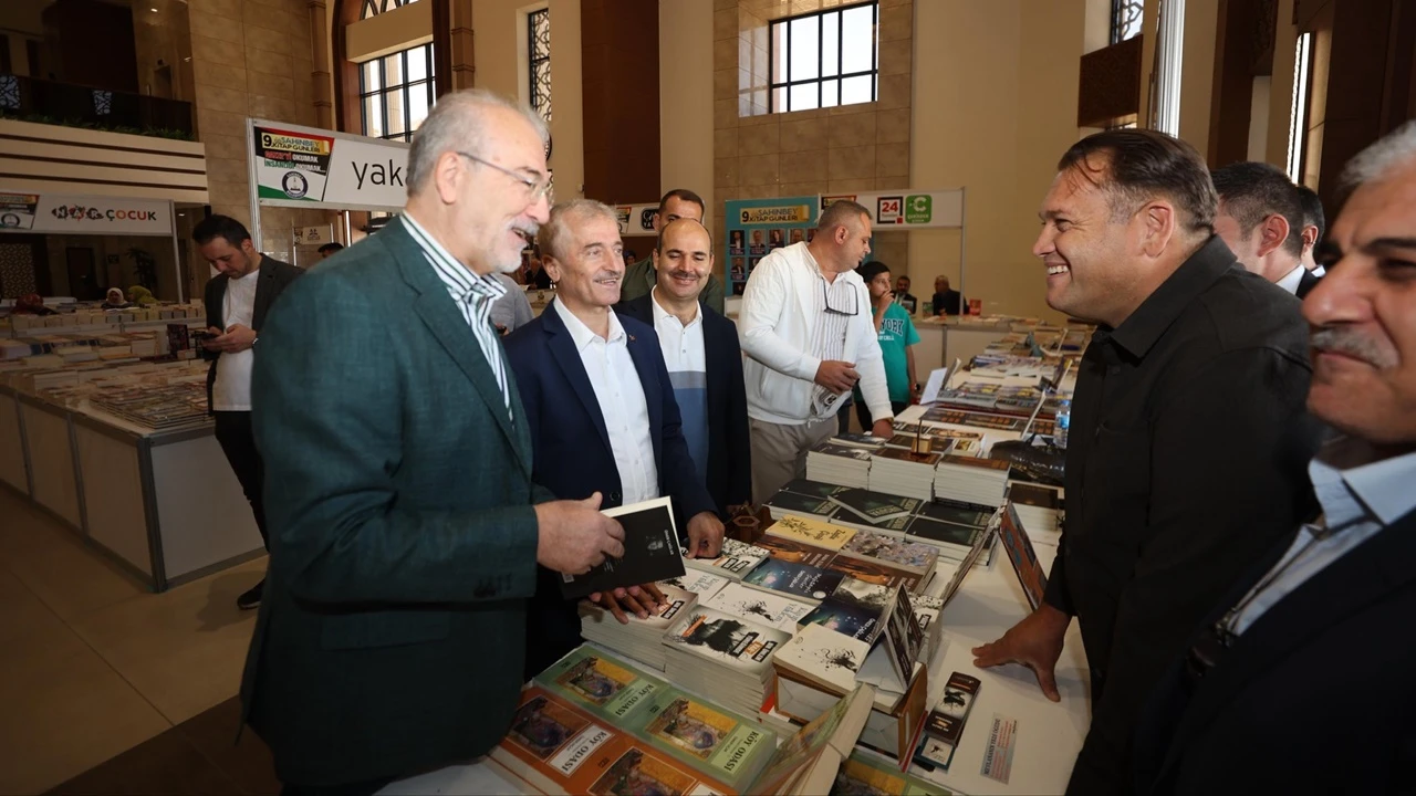 Şahinbey kitap fuarı kapılarını açtı...