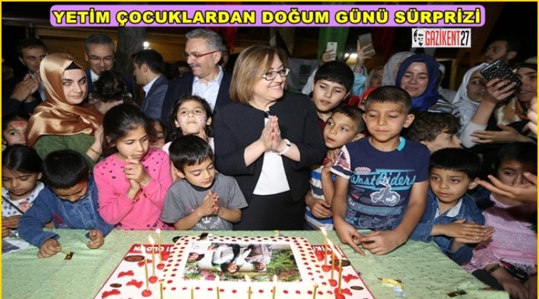 Şahin'e s&uuml;rpriz doğum g&uuml;n&uuml;