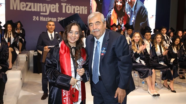 Sanko Okulları'nda mezuniyet coşkusu