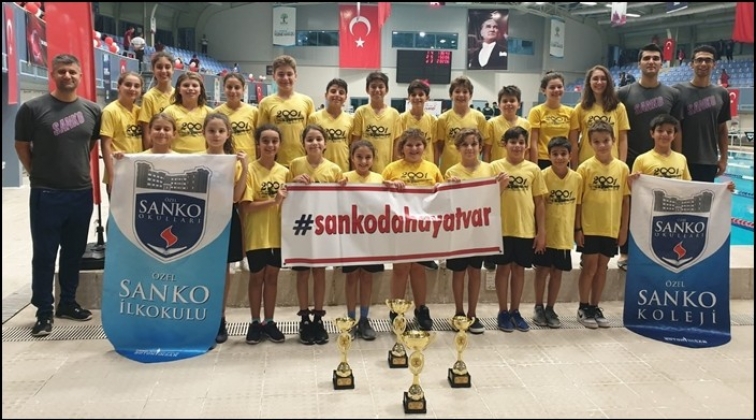 Sanko'lu yüzücülerden 4 kupa 48 madalya