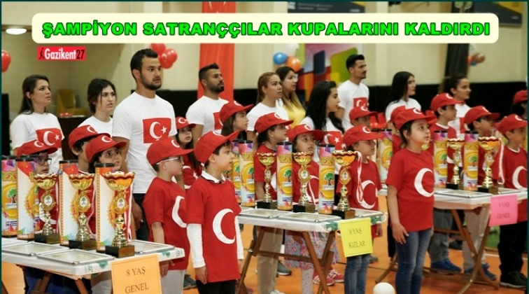 Satran&ccedil; Turnuvası&rsquo;nda 72 sporcu kupalarını aldı