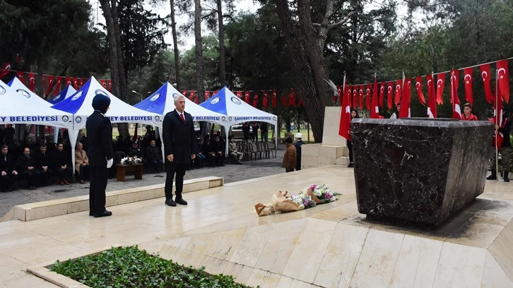 Şehit Şahinbey ve Karayılan mezarı başında anıldı