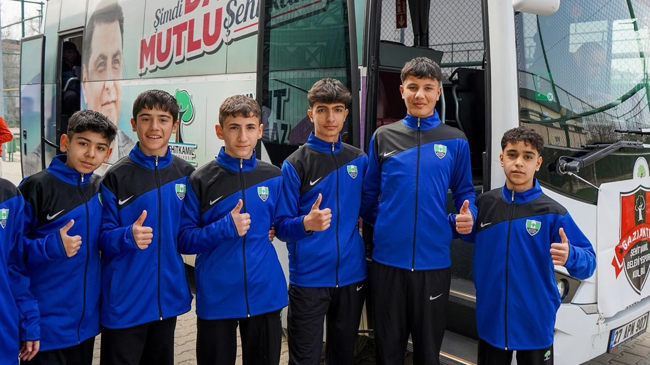 Şehitkamil Belediyespor U14 futbol takımının şampiyona yolculuğu