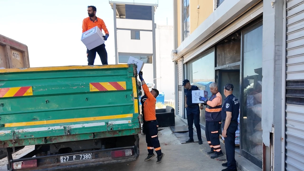 Şehitkamil'de 2 ton bozuk kahke imha edildi!