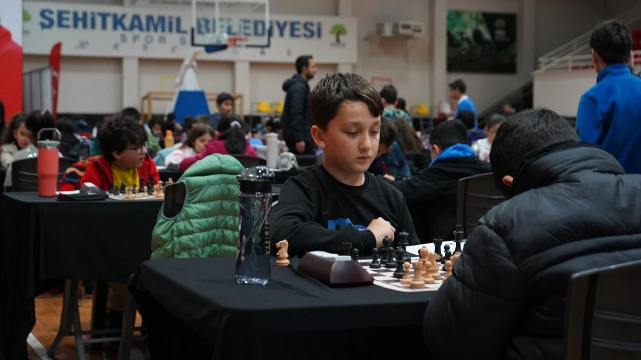 Şehitkamil'de 5. Geleneksel Veysel G&uuml;neş Anma Satran&ccedil; Turnuvası