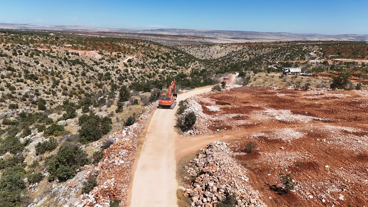 Şehitkamil'de arazi yolu açma çalışmaları sürüyor