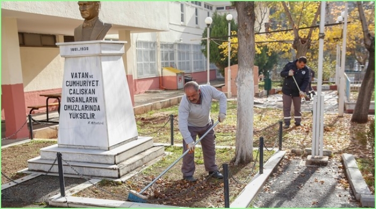 Şehitkamil okulları temizliyor