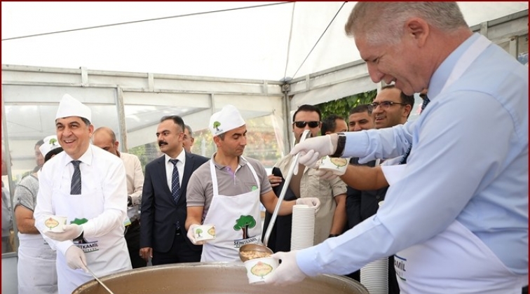 Şehitkamil'de Aşure ikramı başladı