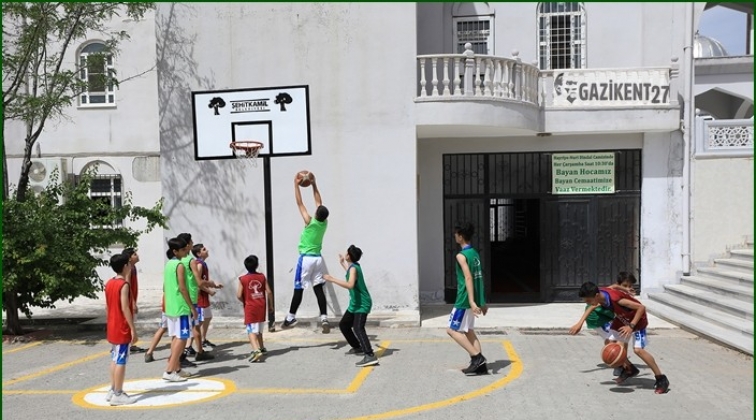 Şehitkamil'den camilere spor alanları